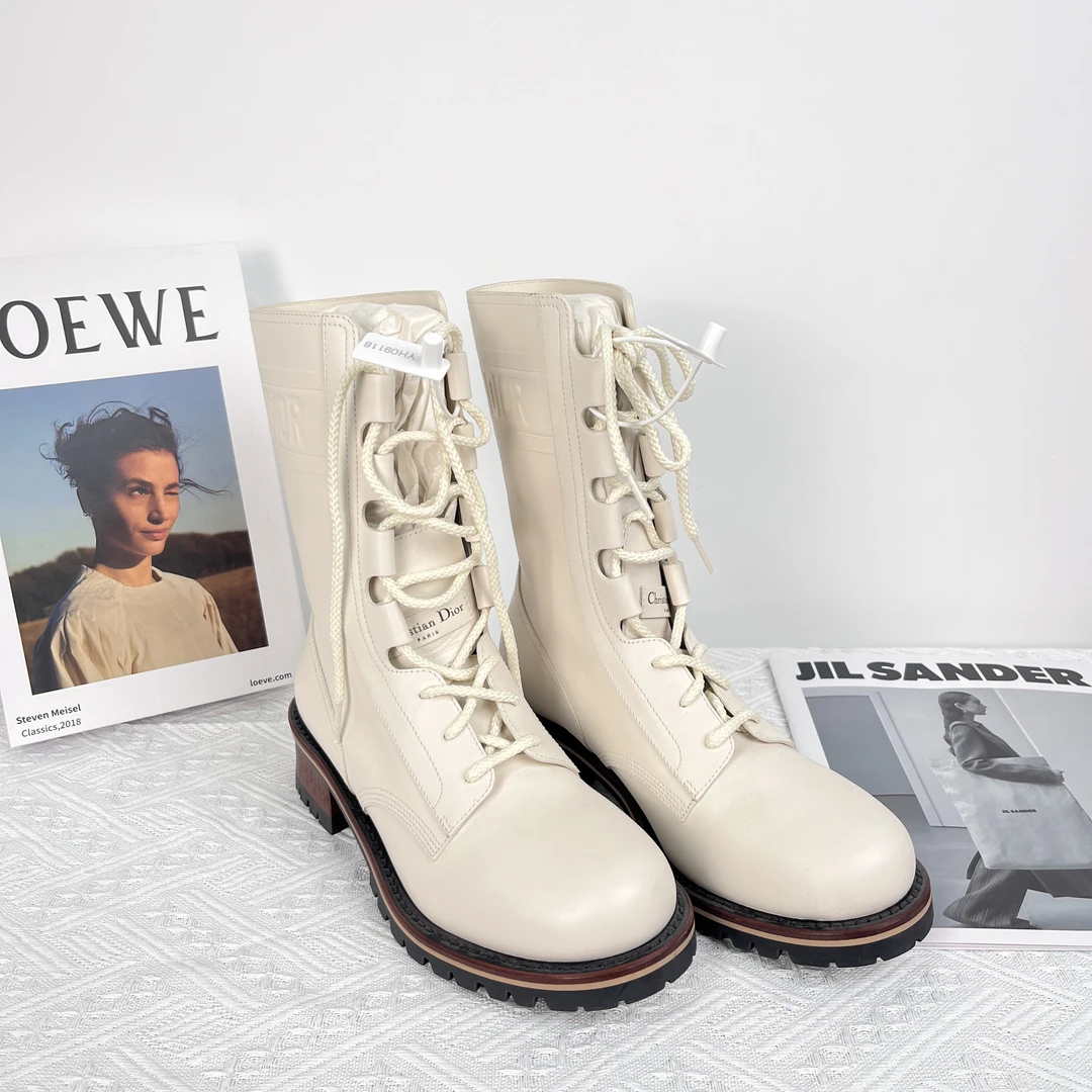 全新 DIOR 高帮白靴 原盒 尺码/38.5 公价15660 YH9117