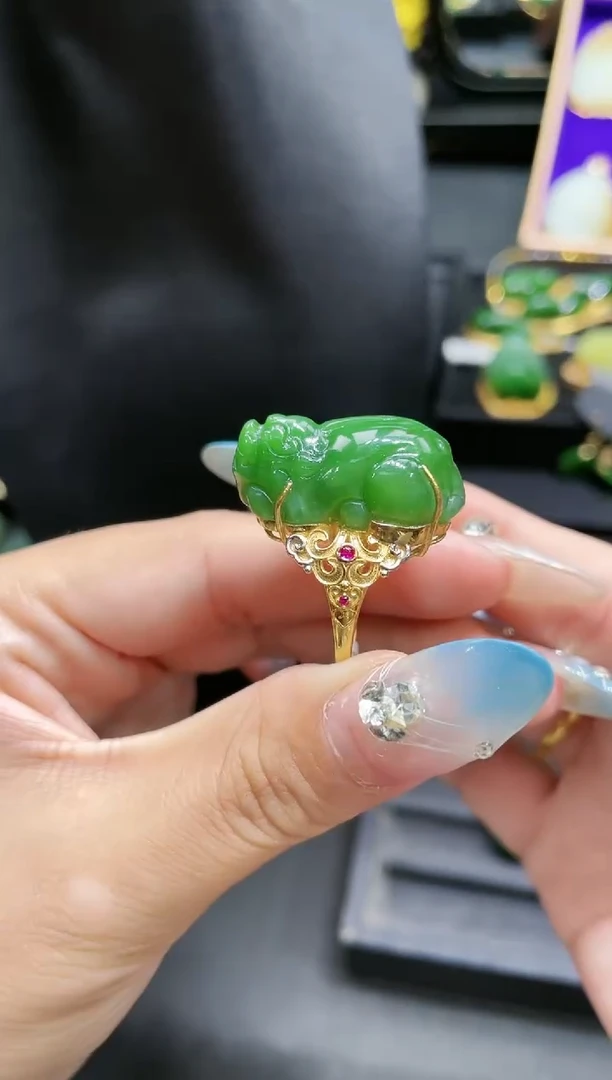 【闪购商品】和田玉戒指18K金镶嵌