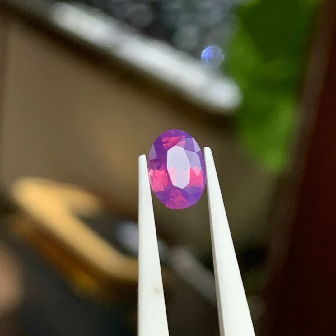 1.3克拉无烧梦幻紫色蓝宝石裸石满火微奶体干净通透GRC5.4*7.4