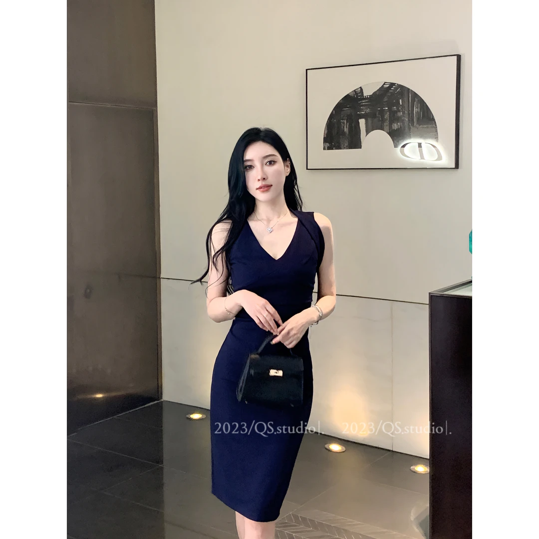 荞姗-法式挂脖气质吊带连衣裙赫本风小众修身藏蓝色显瘦连衣裙017