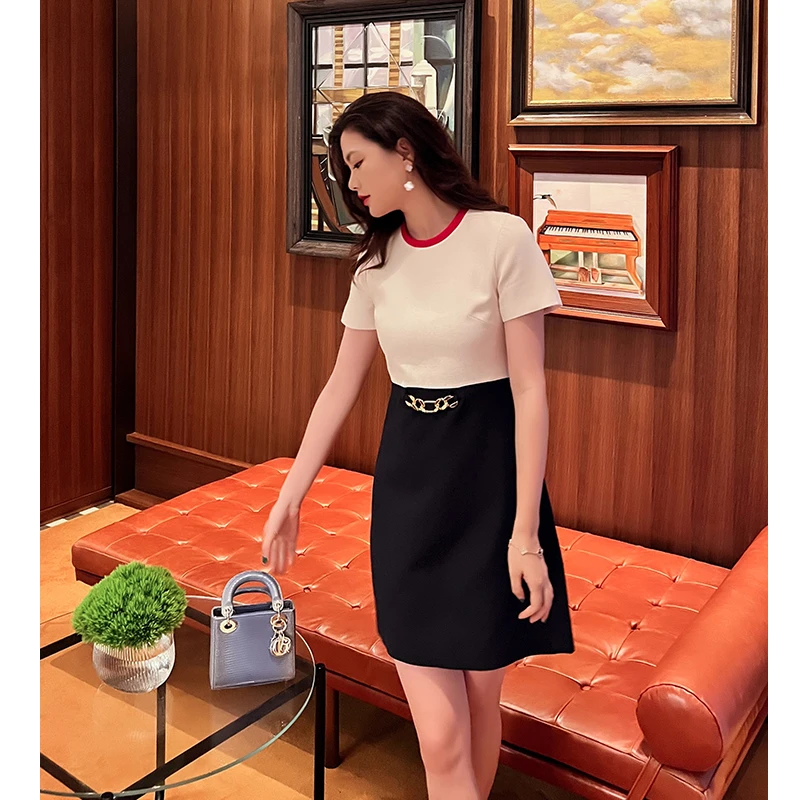 ＜琳媚＞圆领拼色显瘦通勤简约A字裙短袖连衣裙女气质