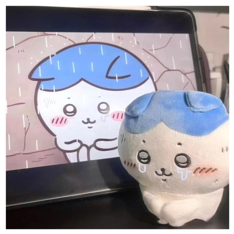 自嘲熊 吉伊卡哇 chiikawa失落感 委屈小八猫咪抱腿 毛绒公仔挂件