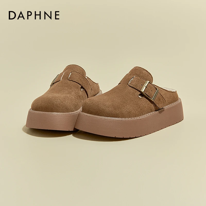 达芙妮厚底勃肯包头拖女2024秋冬新款加绒全包一脚蹬棕色半拖棉鞋