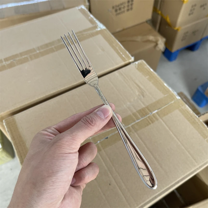好货不多一体锻造主餐叉18-10不锈钢牛排叉面条叉全长20cm宽1.7cm