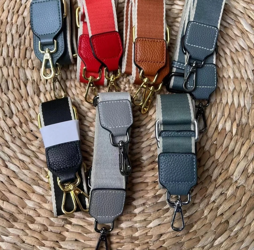 同配色可调节宽肩带