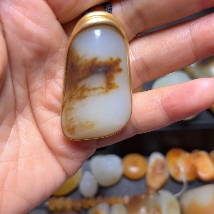 和田玉吊坠(不含链)未镶嵌小***圈