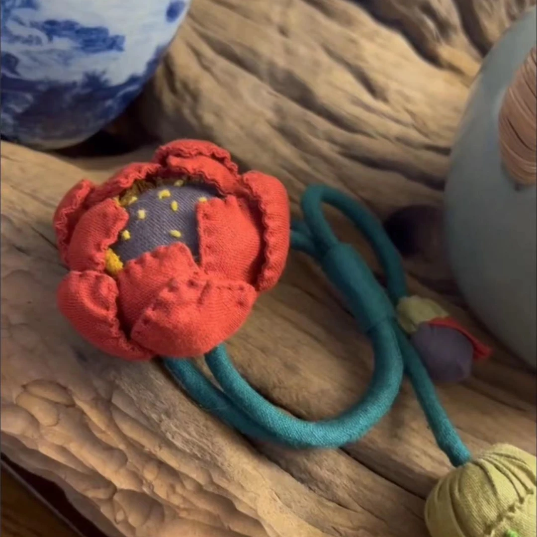 请喝茶分享布艺荷花挂件