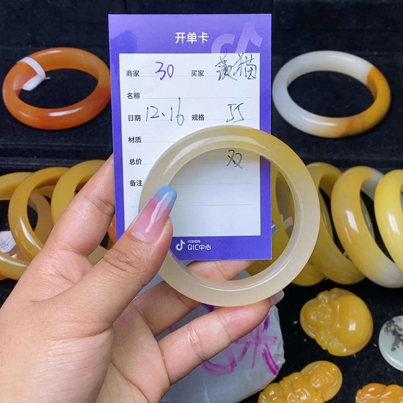 【闪购商品】石英质玉（黄龙玉）手镯未镶嵌羡***狗