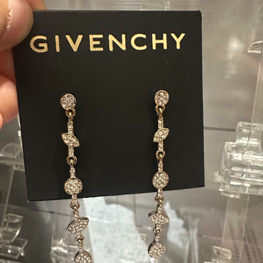 Givenchy/纪梵希气质长款耳钉