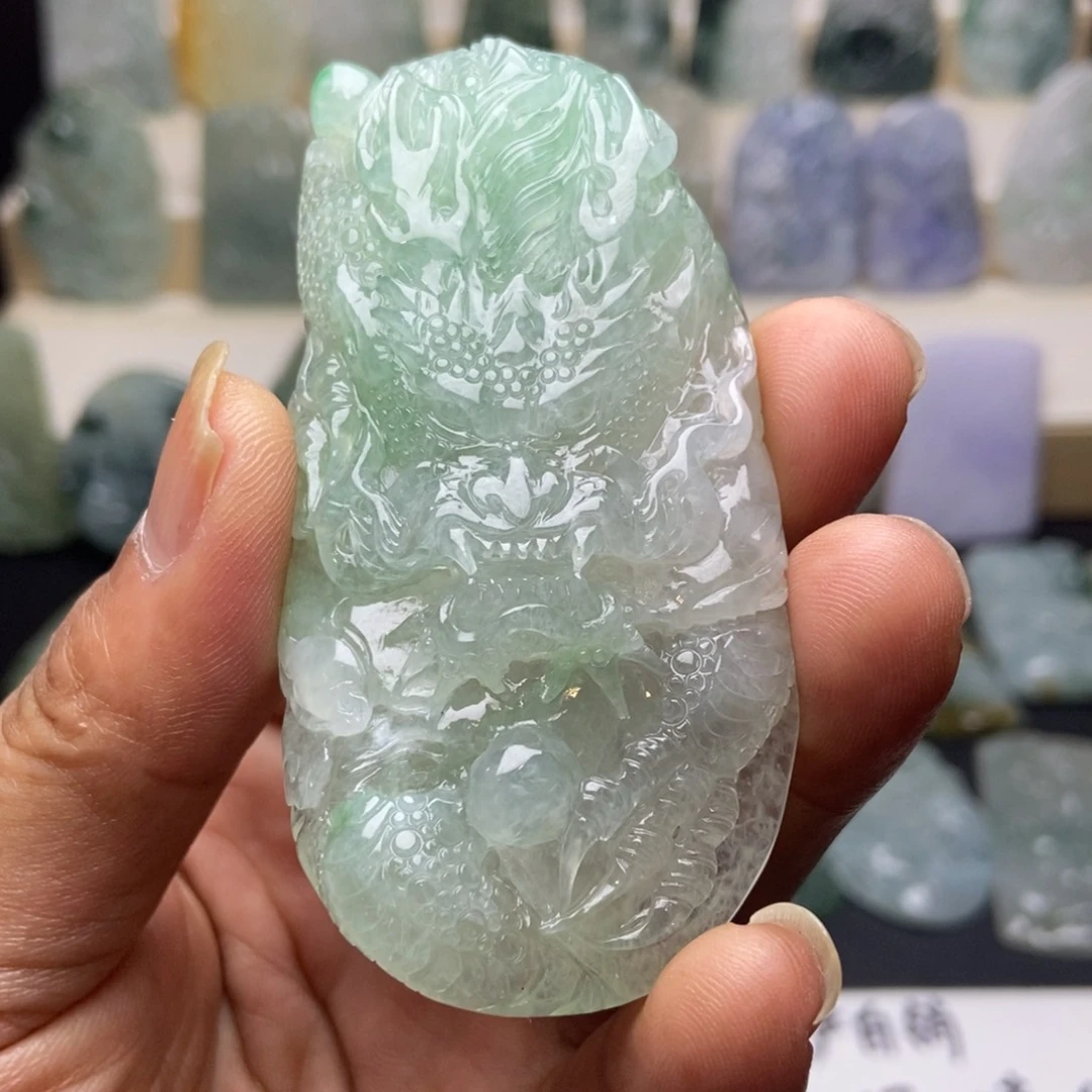 翡翠颈饰未镶嵌天然