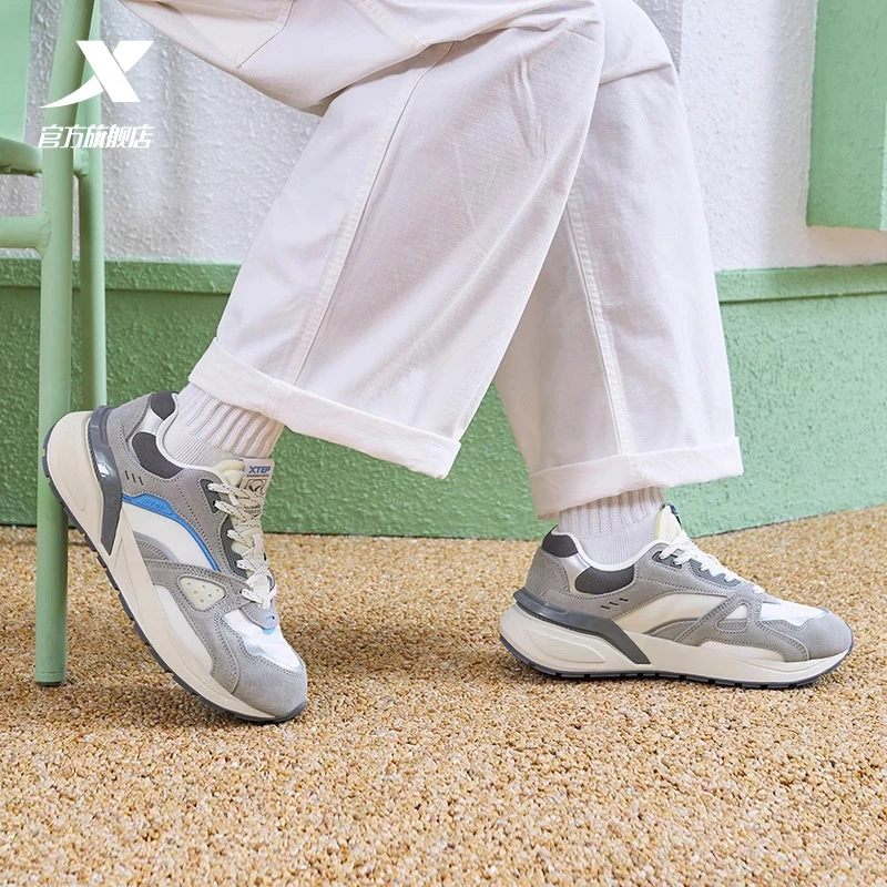 特步光年丨中国邮政联名款休闲鞋男春季时尚百搭男子运动鞋