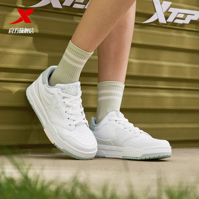 特步驭桀丨板鞋女鞋时尚潮流轻便百搭休闲鞋网面透气女子运动鞋