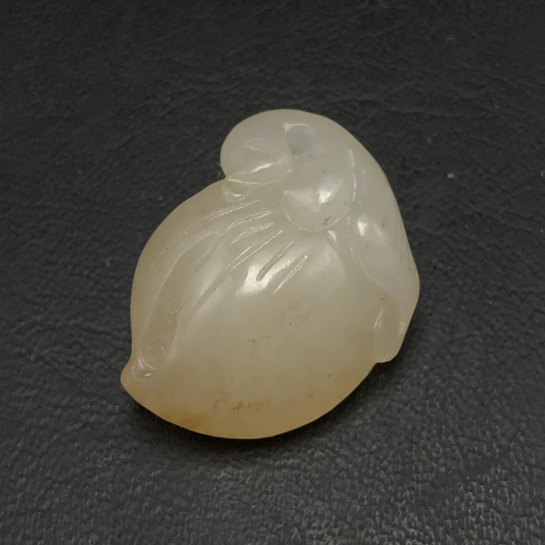 国营老库存几十年老和田玉寿桃小吊坠