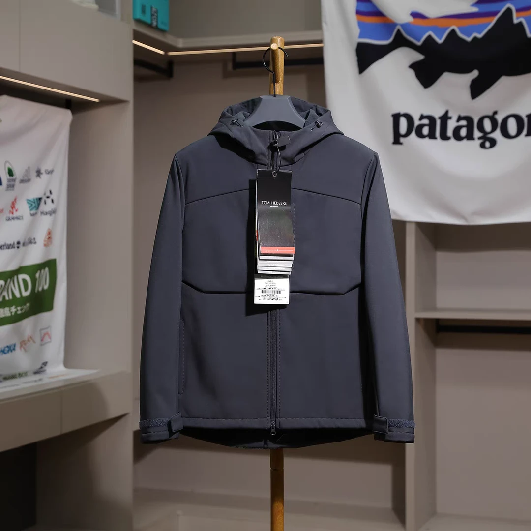 情侣款户外软壳冲锋衣时尚运动百搭防风商务梭织双层8868