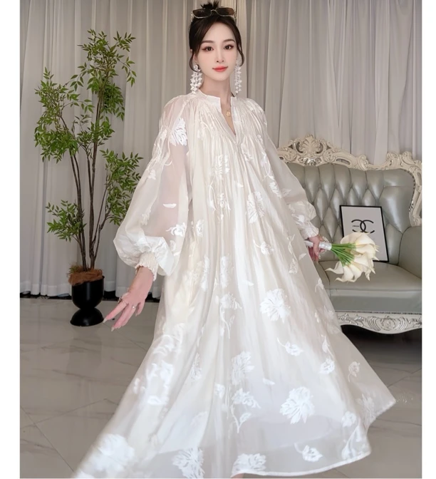 高级感美人花绣花连衣裙立领仙气度假慵懒长裙子