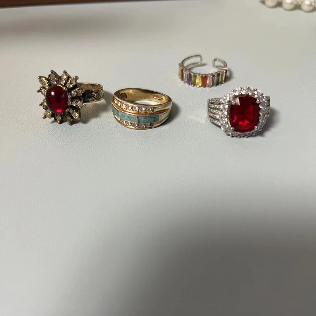 铜合金仿水晶戒指 铜合金仿水晶戒指时尚复古气质轻奢迷你