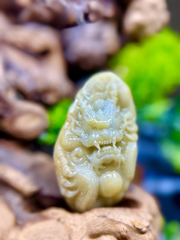 天然缅甸翡翠龙牌