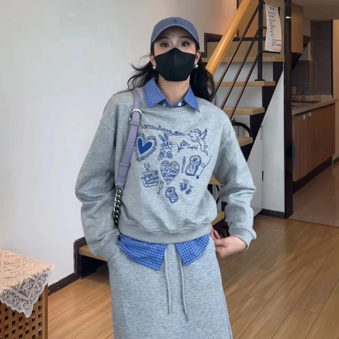 小个子定制秋季爱心刺绣廓形圆领长袖短款灰色卫衣女套头慵懒上衣