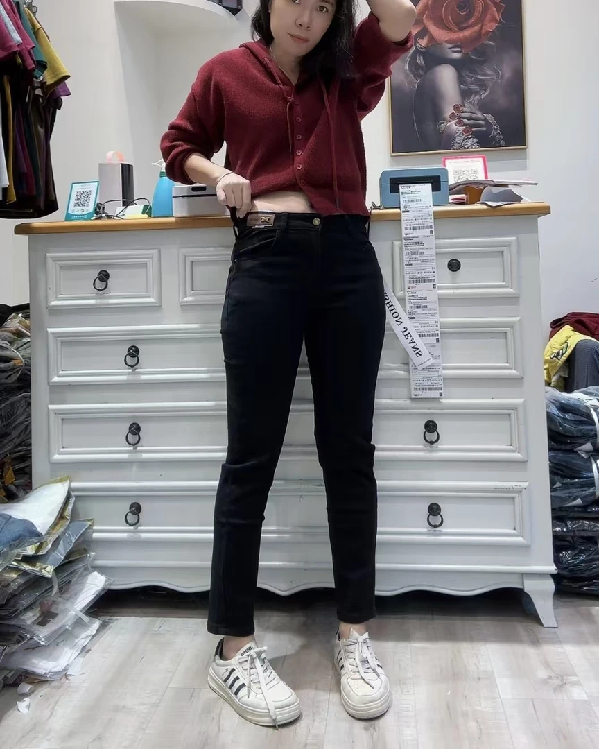 时尚潮流百搭显瘦修身黑色抓毛小脚牛仔裤76079