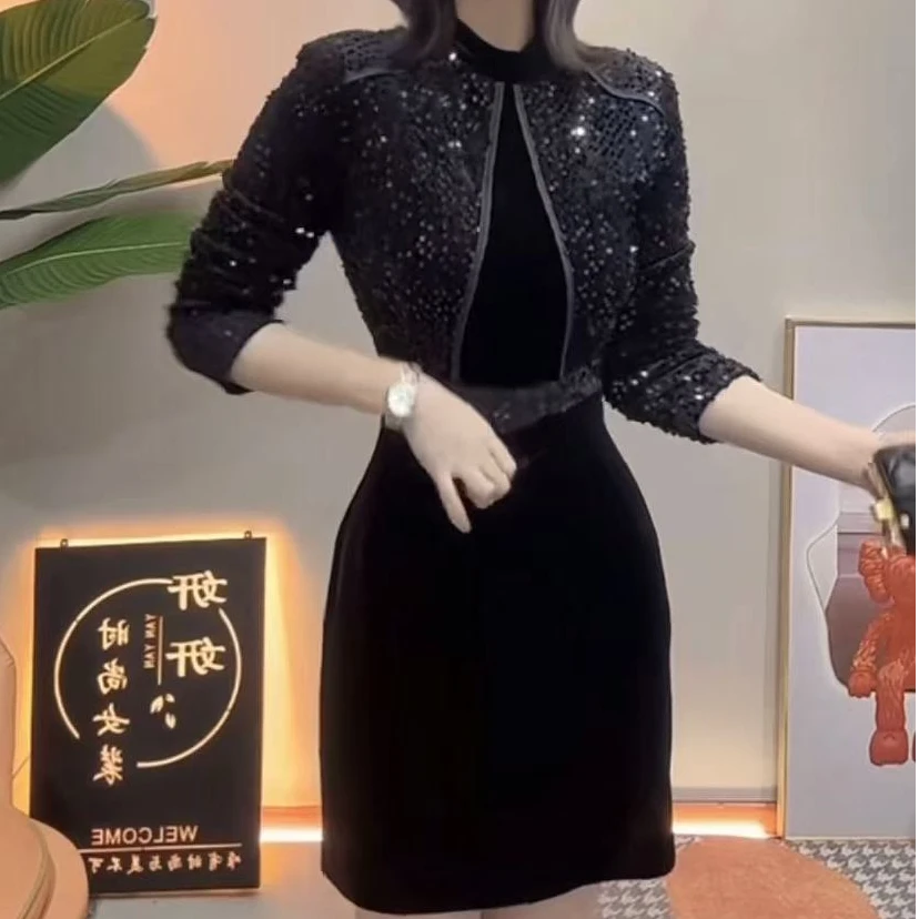 高级感气质女神范秋冬时尚连衣裙黑色修身显瘦百搭中款长袖裙子女