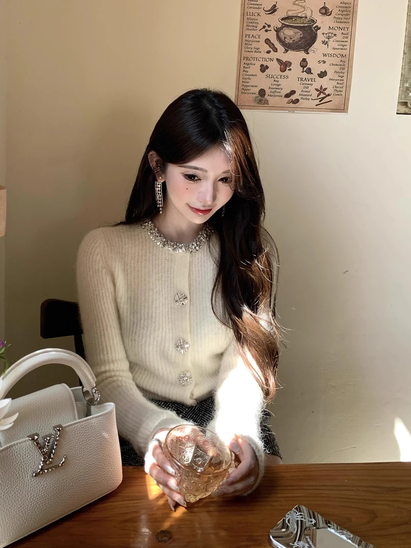 法式小香风镶钻宽松毛毛衣开衫女秋冬名媛气质千金感针织外套上衣