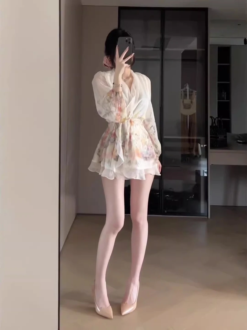 法式V领碎花雪纺长袖连衣裙女夏季抽绳气质收腰显瘦蓬蓬裙短裙子