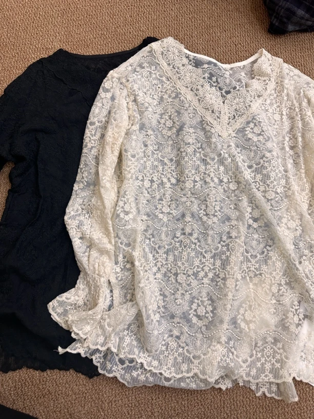 林杠杠冬季新品/V领蕾丝上衣