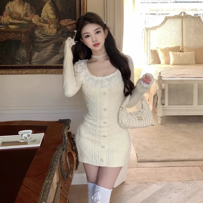 斐妮菱针织连衣裙女秋冬裙子蕾丝花边方领收腰内搭打底冬包臀短裙