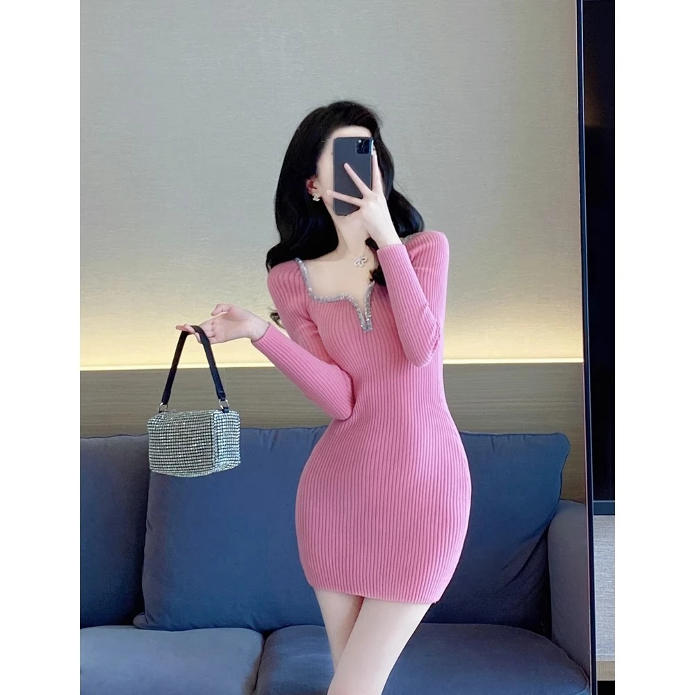 长袖针织裙子2024年秋冬新款法式气质方领包臀打底连衣裙女内搭