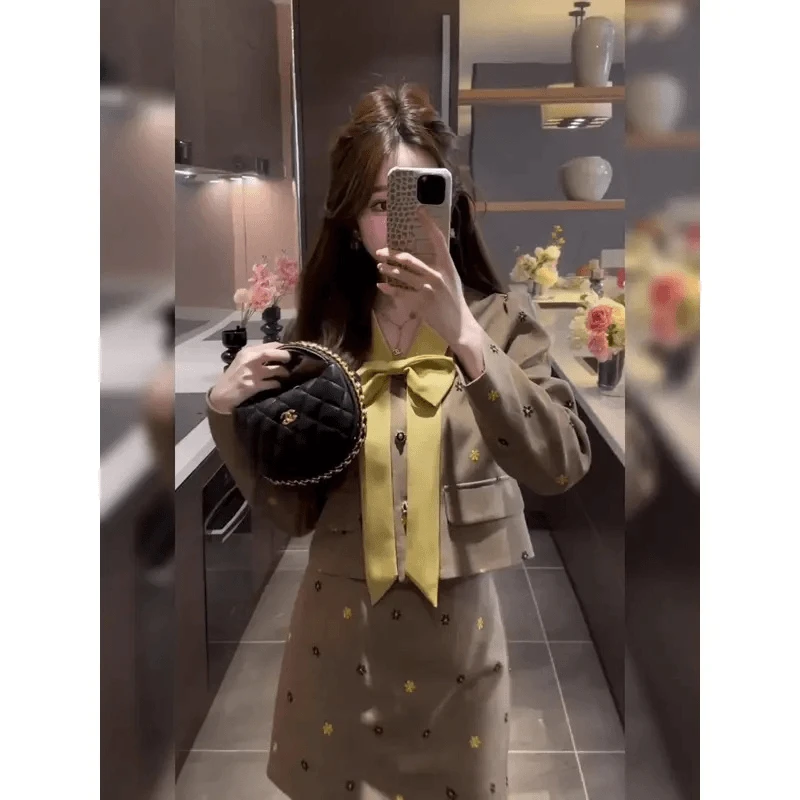 小香风轻奢重工时尚套装女2024秋季新款设计感V领上衣+花朵半身裙