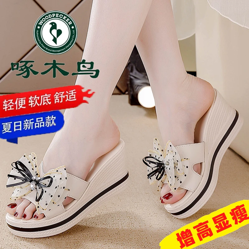 啄木鸟品牌外穿耐磨坡跟凉拖鞋2025夏季新款增高软底休闲一字拖鞋