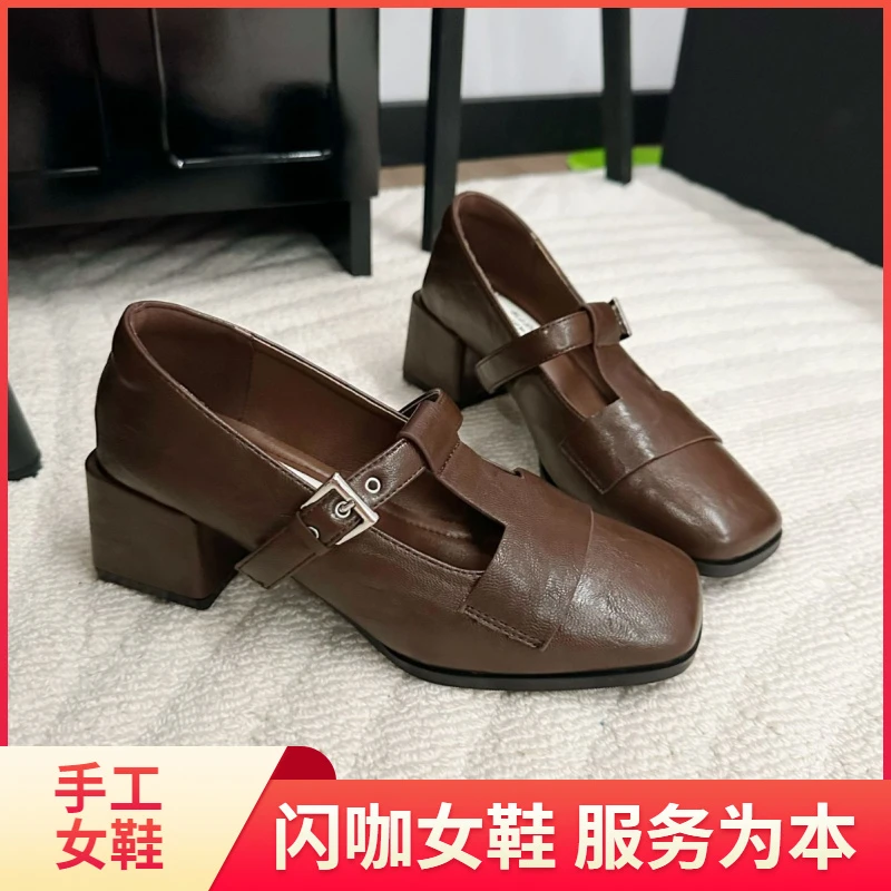 尖头气质秋冬季款高跟中跟小乐福鞋咖啡字型搭扣百搭玛丽珍单鞋女