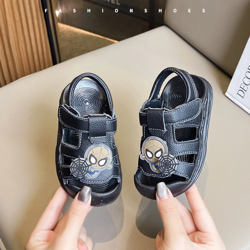 真皮新款夏可爱男宝凉鞋男童3-4岁防滑软底凉鞋轻便中小童沙滩鞋