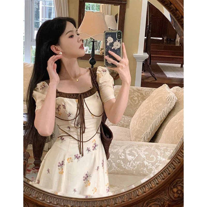 雨中花 法式高级感复古方领茶歇碎花连衣裙女 32103