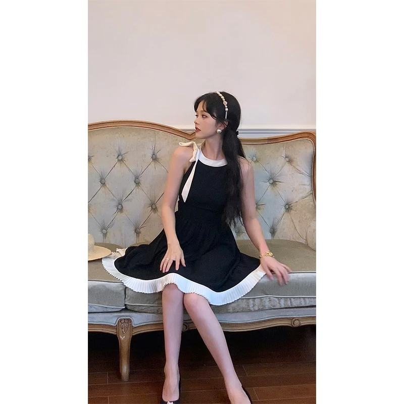 赫本风黑色无袖短款连衣裙21384