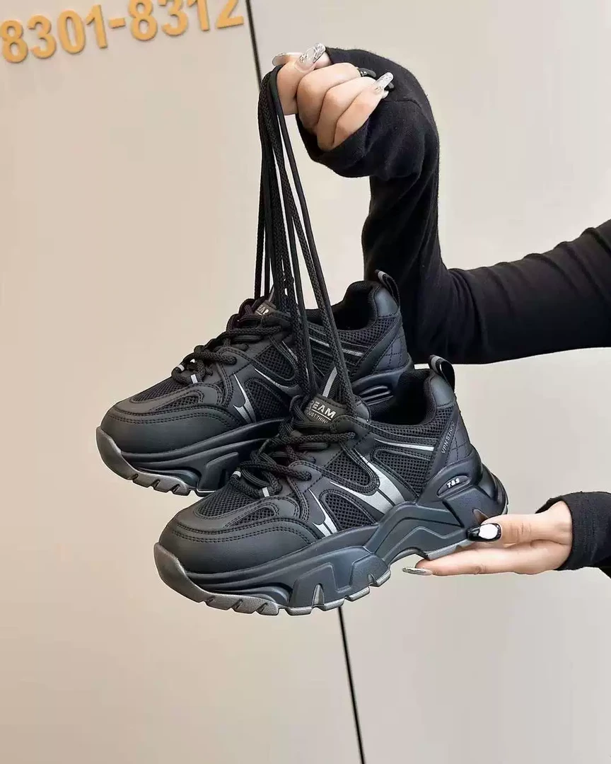 200-220  79元女鞋  按编码拍