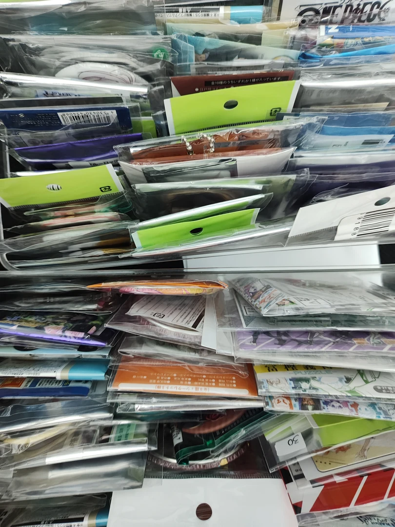 中古，每天都要拍运费，不拍发不了，日版谷子，默认全瑕，谨慎下单