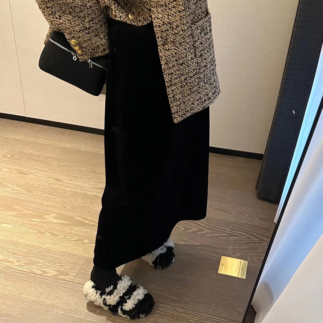 【吃不饱饱】大码秋冬微妙版型显瘦不挑人 丝绒高腰A字半身裙J-085