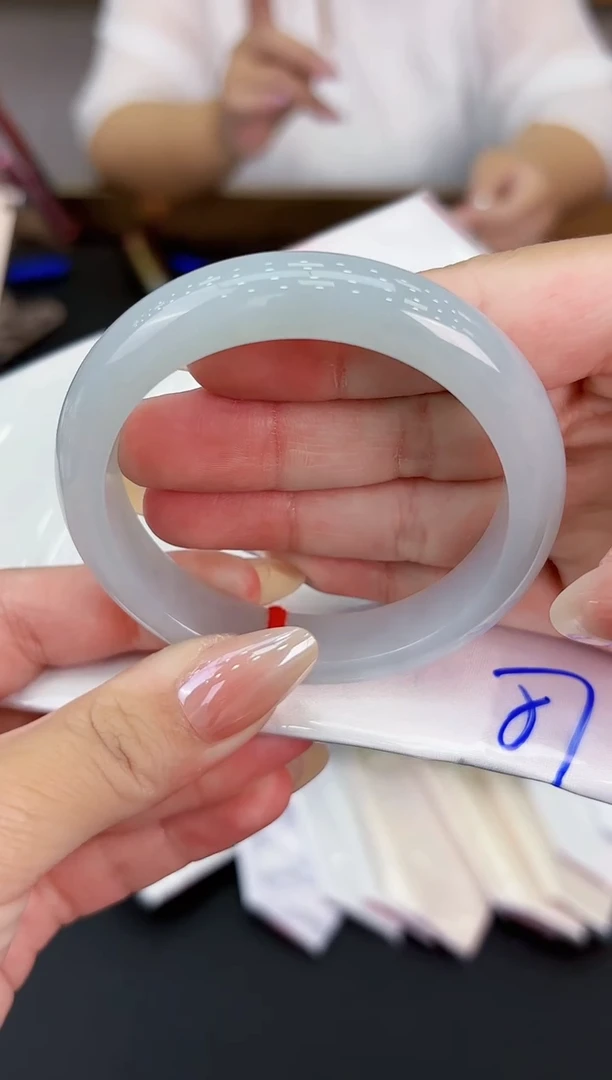 【闪购商品】翡翠手镯未镶嵌天然翡翠