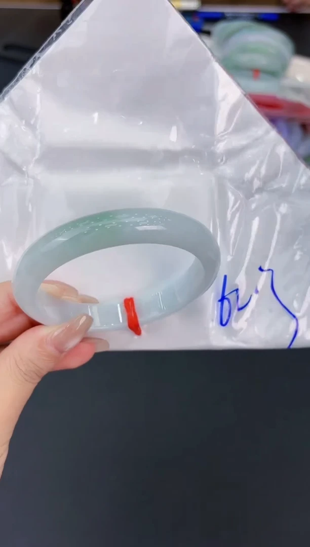 【闪购商品】翡翠手镯未镶嵌天然翡翠