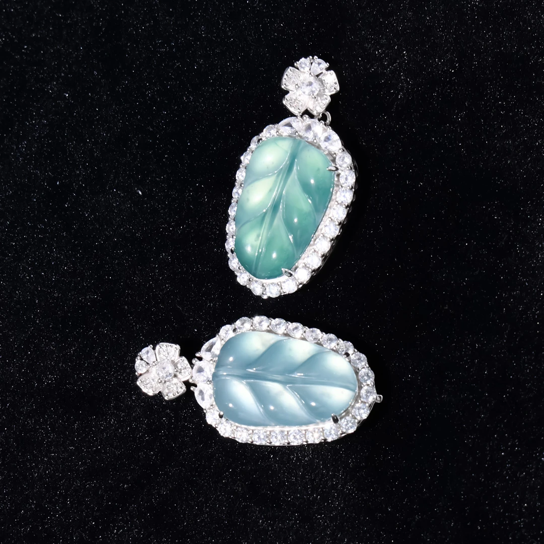 大李珠宝-七夕情人节送礼女朋友翡翠叶子吊坠多样性发其一G968