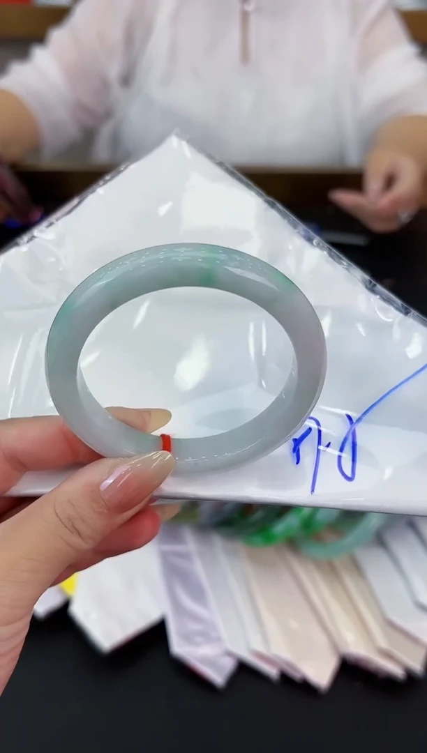 【闪购商品】翡翠手镯未镶嵌天然翡翠