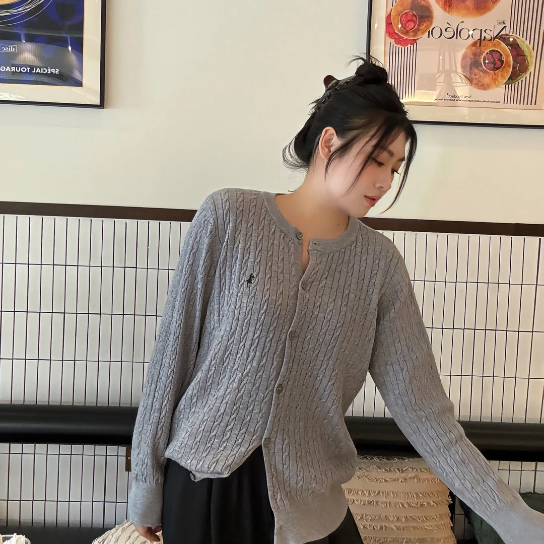 【嘉嘉】81126大码女装刺绣针织衫开衫女毛衣短外套外搭长袖上衣