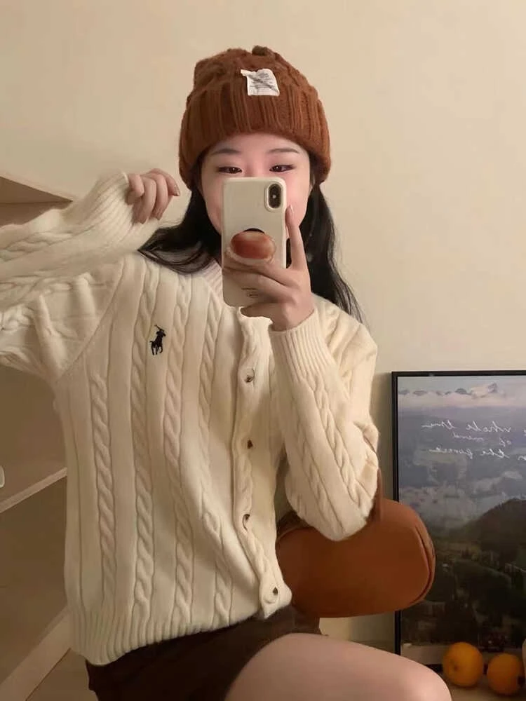 韩系圆领刺绣麻花针织开衫女装2024早秋新款休闲百搭软糯毛衣外套