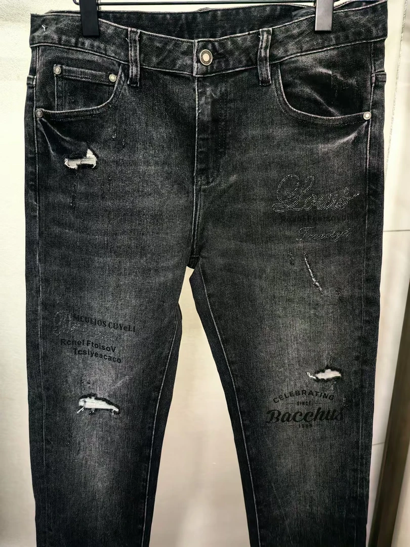 24秋冬男士灰牛破洞英文工艺牛仔裤6316