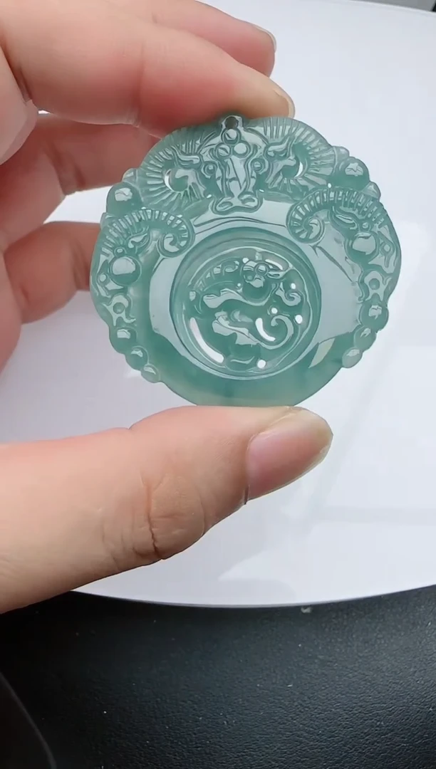 【闪购商品】翡翠颈饰未镶嵌三羊开泰