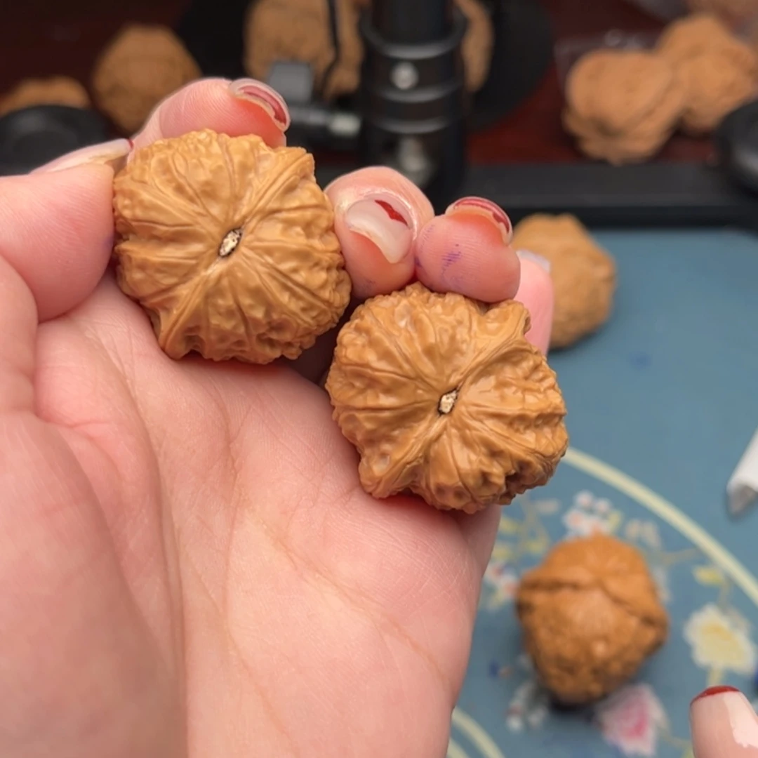 【闪购商品】文玩核桃吊坠巴*