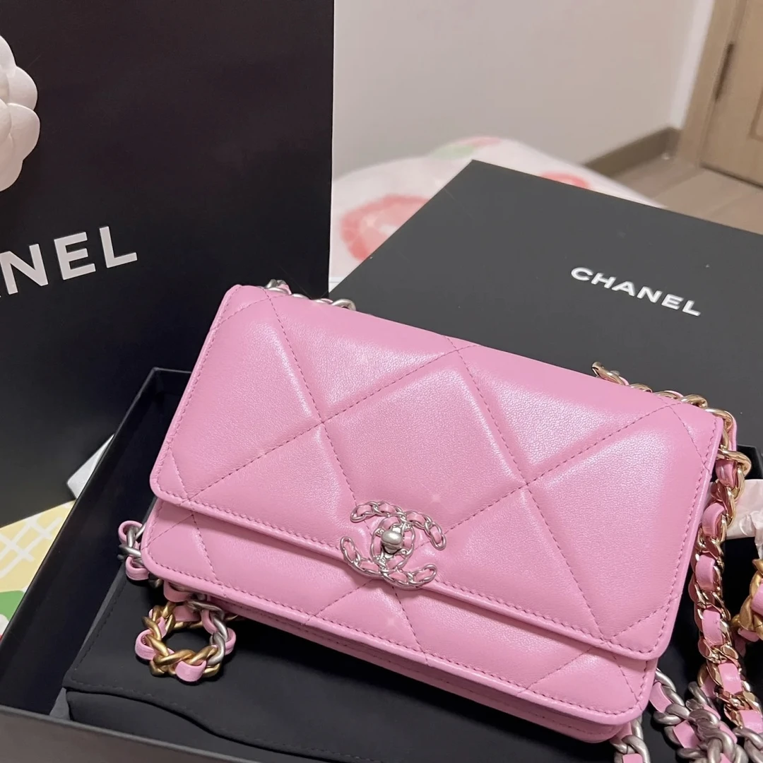 全新未使用 Chanel/香奈儿 青奢荟/粉银19woc链条斜跨包/45854