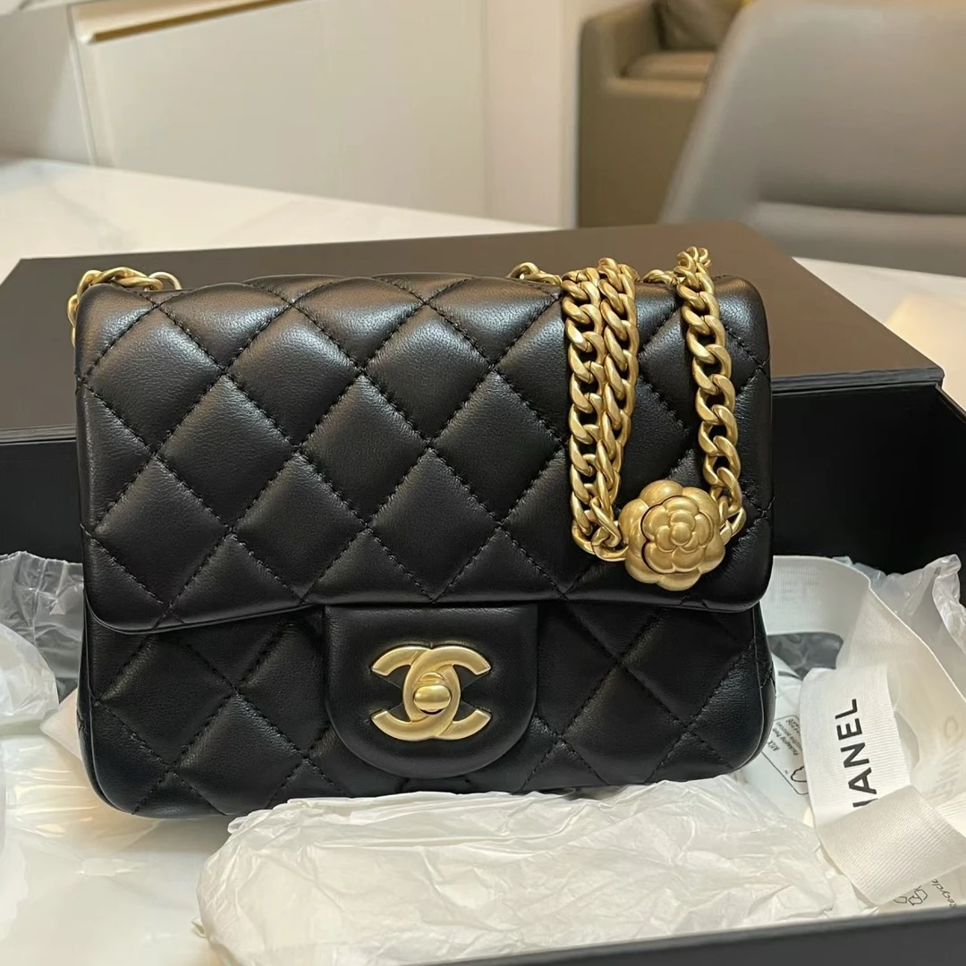 99新 Chanel/香奈儿 青奢荟/黑金山茶花金球方胖子链条包/64590