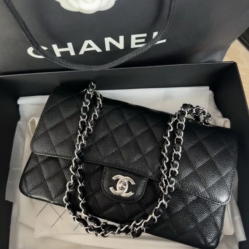 95新 Chanel/香奈儿 青奢荟/CF小号黑银牛斜挎包/63649